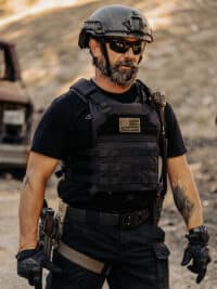Men wearing Recoil Plate Carrier Black
